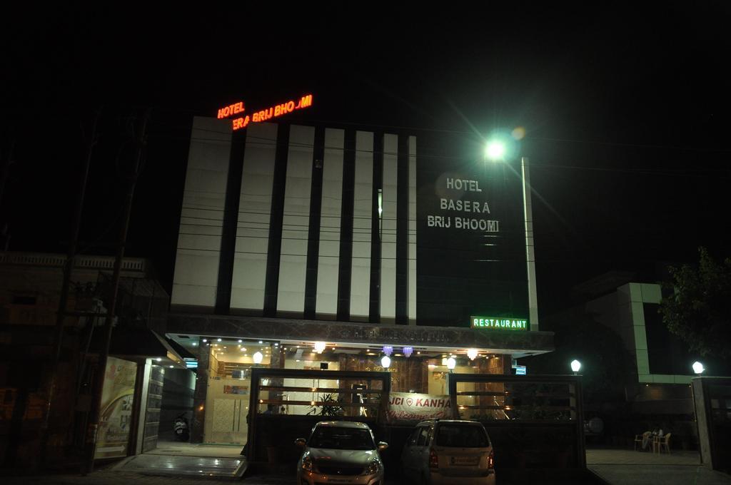 Hotel Basera Brij Bhoomi Vrindāvan Exteriör bild
